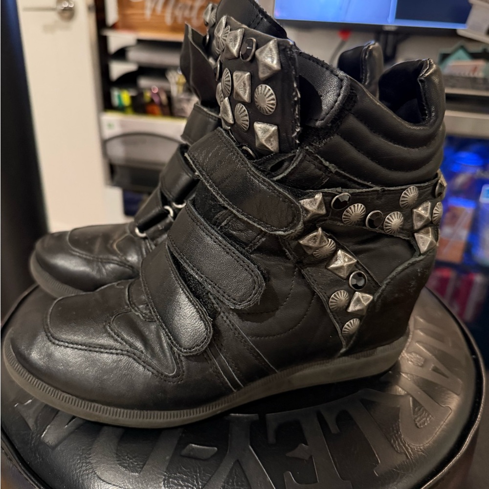Size 8 aldo wedge sneakers